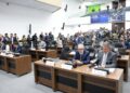 Deputados votam redação final de obrigatoriedade de informações em conta de energia solar Deputados votam redação final de obrigatoriedade de informações em conta de energia solar