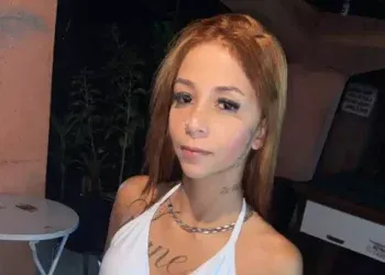 Jovem é morta a tiros em ataque durante trabalho em barraca de lanches