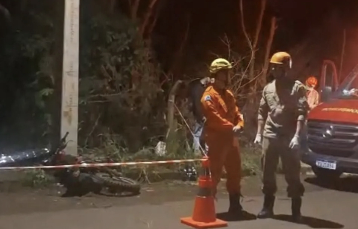 Motociclista morre após perder controle da direção e bater em poste em Ponta Porã