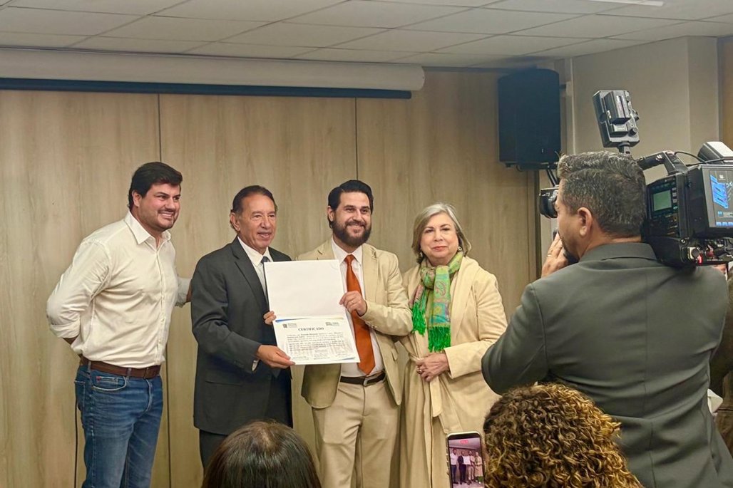 Escola do Legislativo certifica servidores em Curso de Oratória