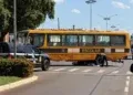 Motociclista morre após acidente com ônibus escolar