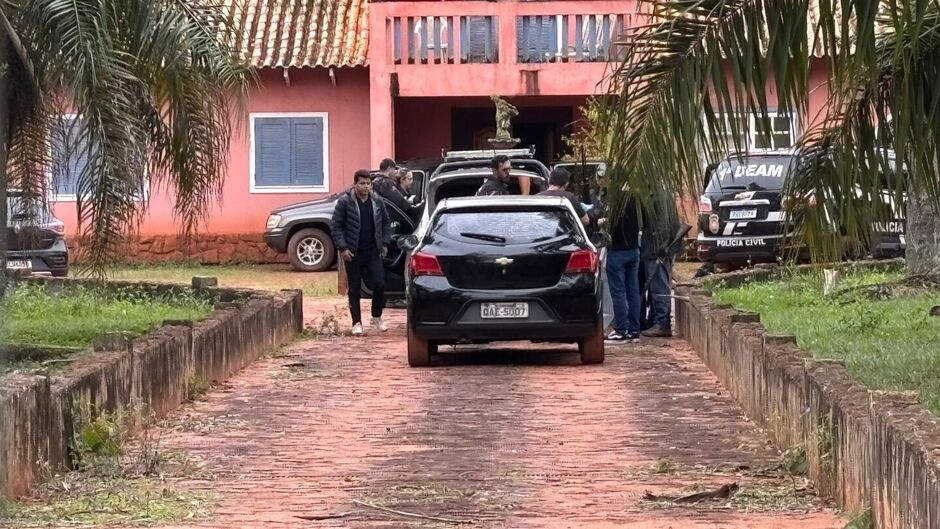Suicídio ou feminicídio? Morte de fisioterapeuta é investigada e médico é preso com armas ilegais e suspeito de crime
