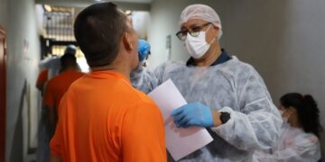 Operação coleta DNA de custodiados e reforça banco usado em investigações criminais