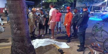 Ciclista morre após ser atingido por carro em rotatória