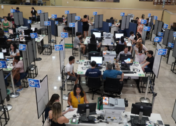 Último domingo para regularizar: plantão eleitoral atende hoje e prazo termina na terça