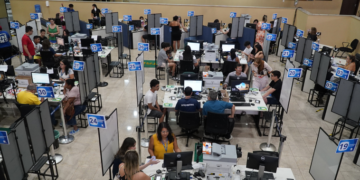 Último domingo para regularizar: plantão eleitoral atende hoje e prazo termina na terça