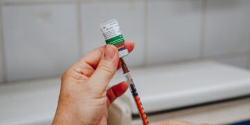 Vacinação contra gripe terá plantão em três pontos amanhã