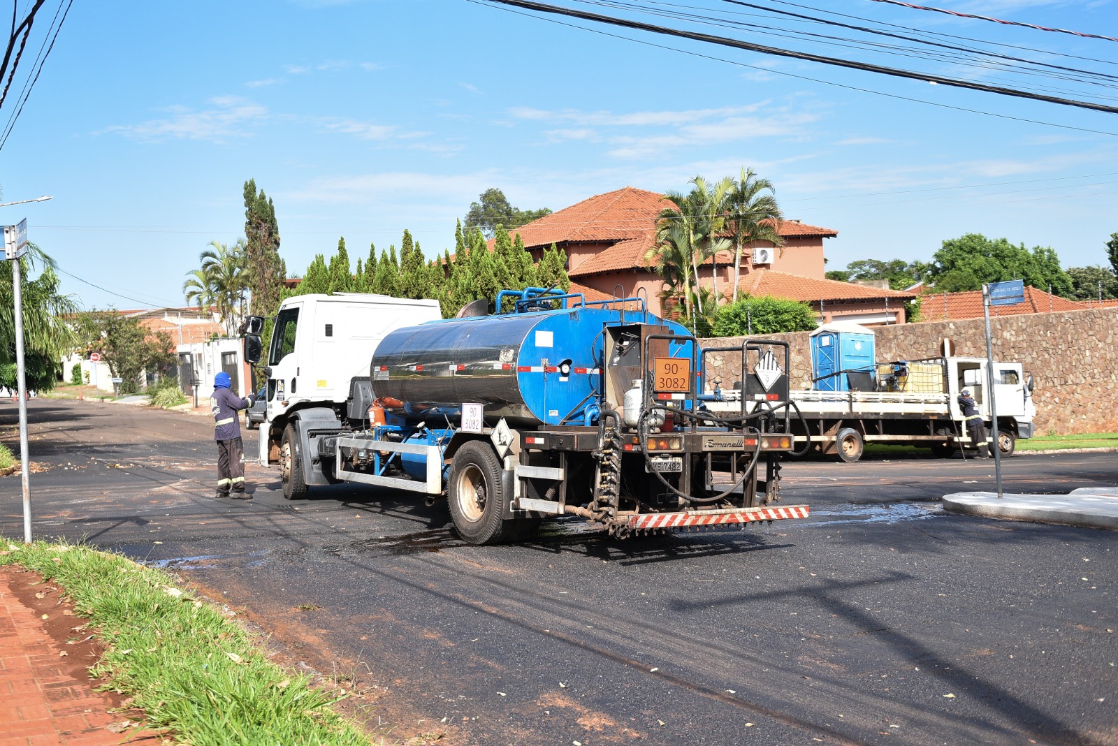 Prefeitura anuncia R$ 5,2 mi em asfalto e trator para zona rural