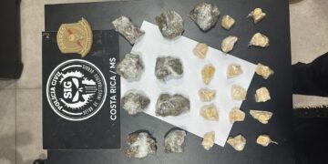 Foragido por homicídio é preso com drogas