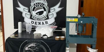 Mulher é presa com 15 quilos de cocaína em casa na Capital