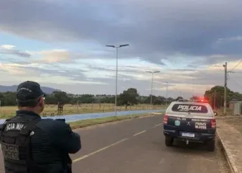 Homem é preso após ameaças com faca e tentativa de incêndio em fazenda