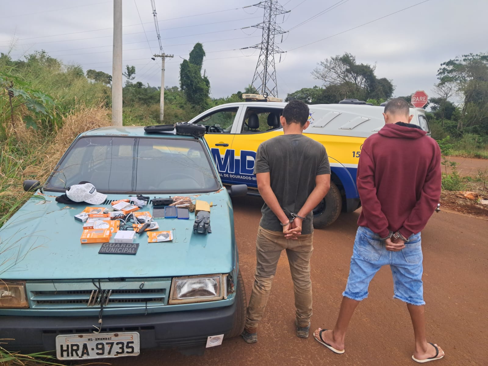 Adolescentes são apreendidos ao treinar drone para levar drogas a presídio