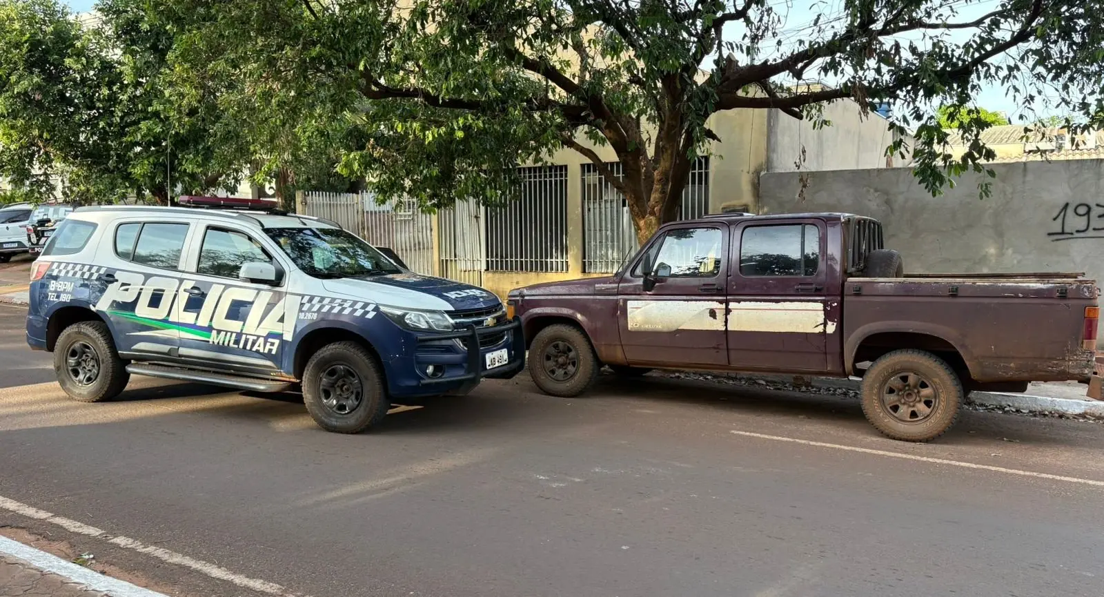 Caminhonete furtada de madrugada é recuperada horas depois