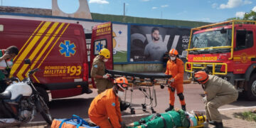 Motociclista fica ferido após cair ao desviar de cachorro