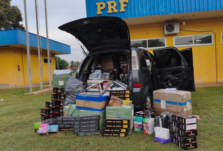 PRF intercepta cargas ilegais com iPhones, cigarros eletrônicos e simulacros em MS