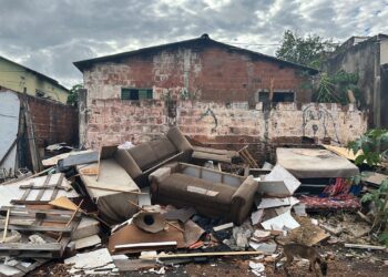 Homem é preso por manter lixão irregular e furtar energia em bairro da Capital