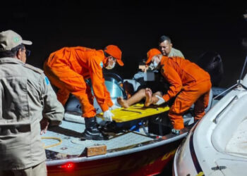 Menino é resgatado de barco após picada de cobra no Pantanal