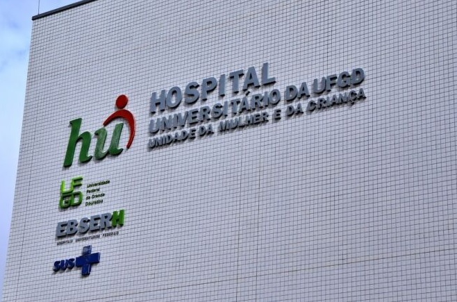 Criança morre após se afogar em valeta