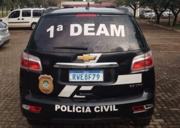 Jovem é preso após agredir a própria mãe em Campo Grande Jovem é preso após agredir a própria mãe em Campo Grande