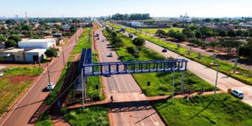 Nova passarela na MS-156 vai garantir travessia mais segura para moradores e estudantes