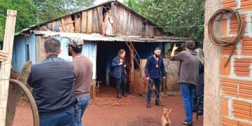 Mulher é encontrada morta e polícia investiga após sinais de agressão