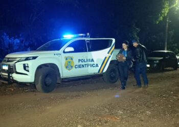 Adolescente é perseguido e executado a tiros dentro de casa Adolescente é perseguido e executado a tiros dentro de casa