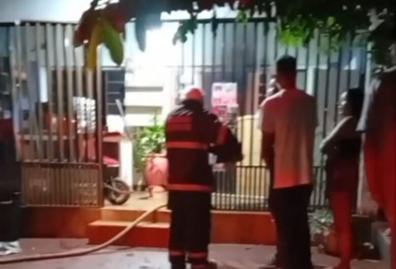 Homem é preso após incendiar casa da companheira que o ajudava em problemas de saúde