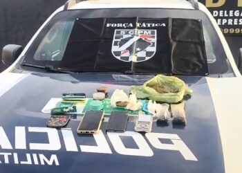 Homem é preso por tráfico de drogas em frente a colégio militar após denúncias de pais