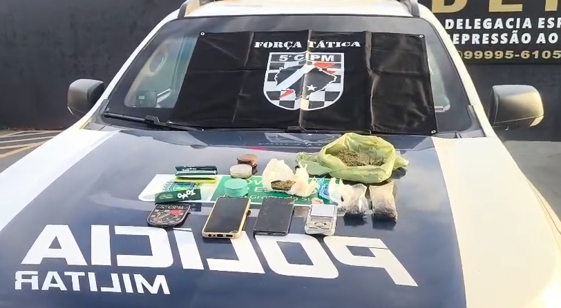 Homem é preso por tráfico de drogas em frente a colégio militar após denúncias de pais