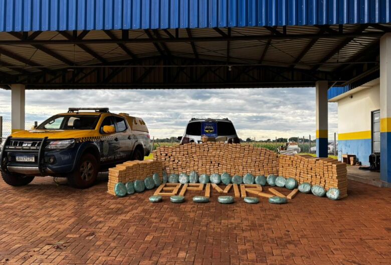 Mais de uma tonelada de maconha é apreendida após perseguição na rodovia