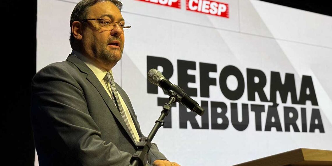 Indústria deve liderar orientação sobre reforma tributária, defende Longen em evento da Fiesp