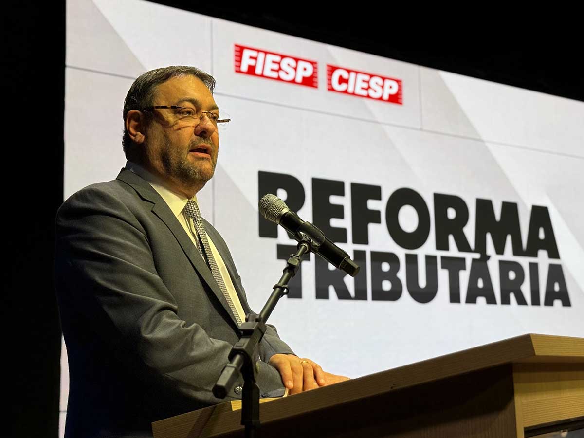 Indústria deve liderar orientação sobre reforma tributária, defende Longen em evento da Fiesp