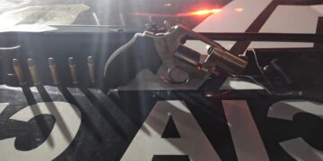 Homem é preso após fugir de abordagem e portar arma ilegal