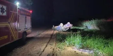 Capotamento na BR-267 deixa um morto e dois feridos