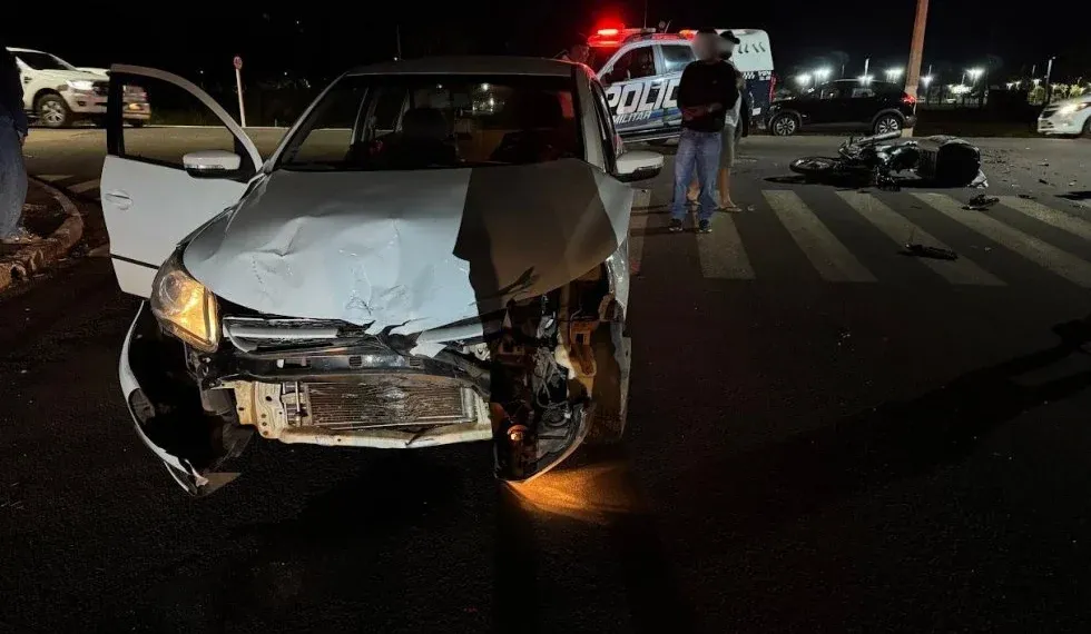 Acidente grave deixa motociclista inconsciente e motorista é preso