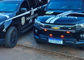 Homem descumpre medida protetiva, tenta fugir da polícia e acaba preso