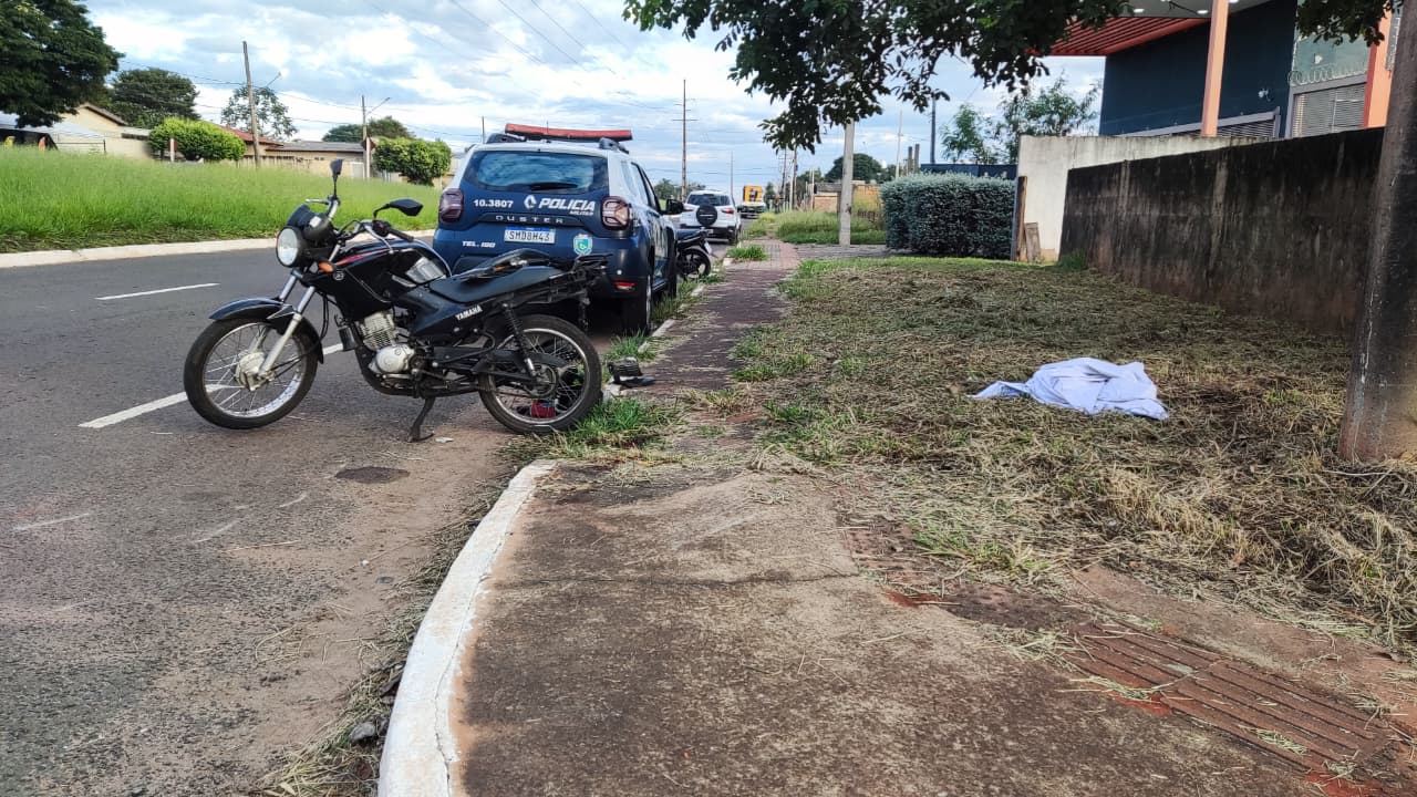 Motociclista morre após batida com carro em cruzamento de Campo Grande