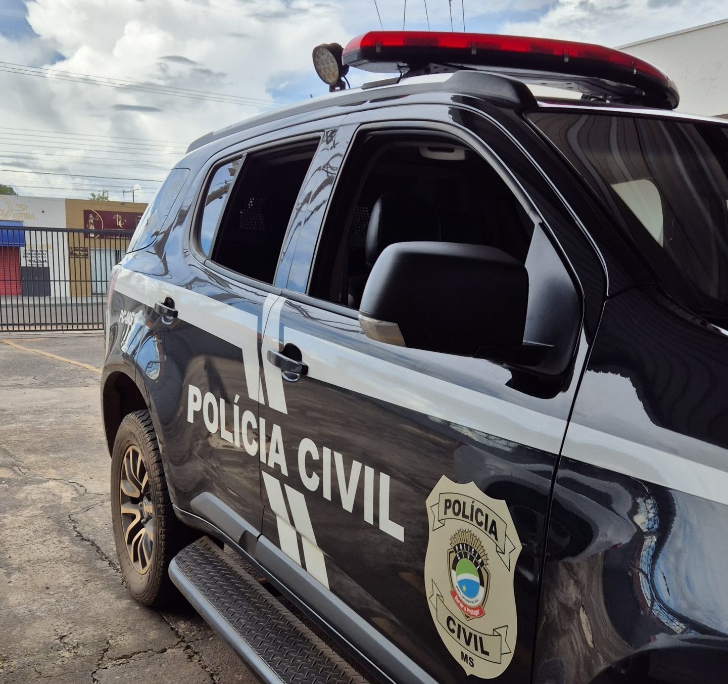 Investigada por lavagem de dinheiro é presa em operação policial