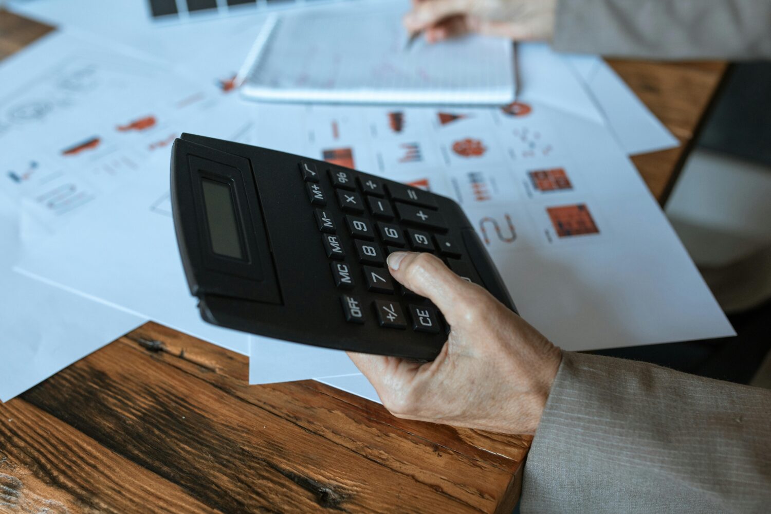 Atendimento gratuito ajuda contribuintes na declaração do Imposto de Renda em Campo Grande