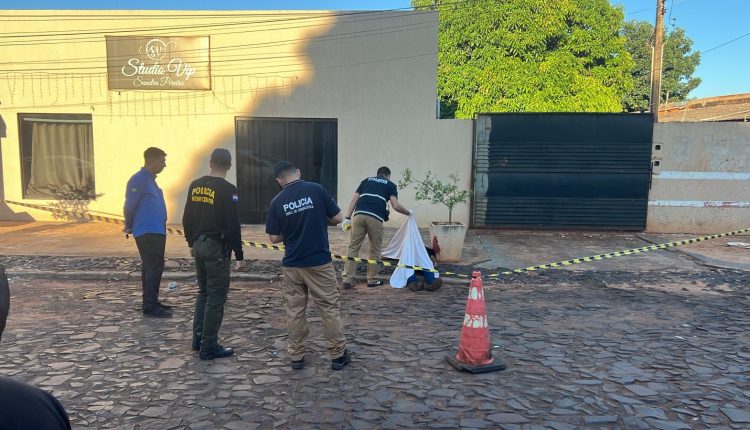 Homem é assassinado e suspeito é preso minutos depois pela polícia