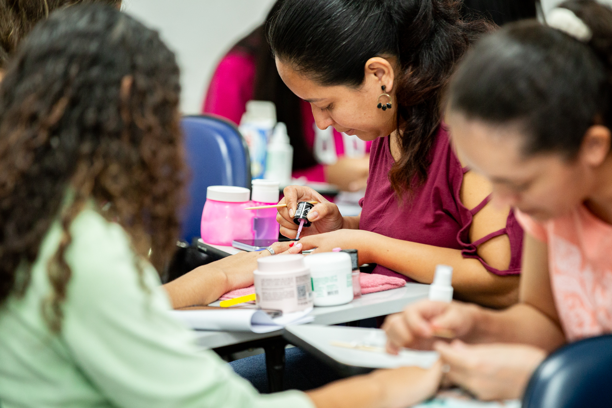 Semu oferece cursos de customização e manicure