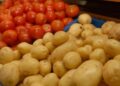 Cesta básica sobe em abril e tem batata e tomate como principais vilões pelo 2º mês seguido Cesta básica sobe em abril e tem batata e tomate como principais vilões pelo 2º mês seguido