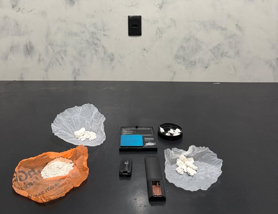 Suspeito de tráfico é preso com cocaína pronta para venda