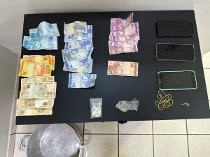 Operação apreende drogas e dinheiro em imóvel usado para tráfico no Parque dos Novos Estados