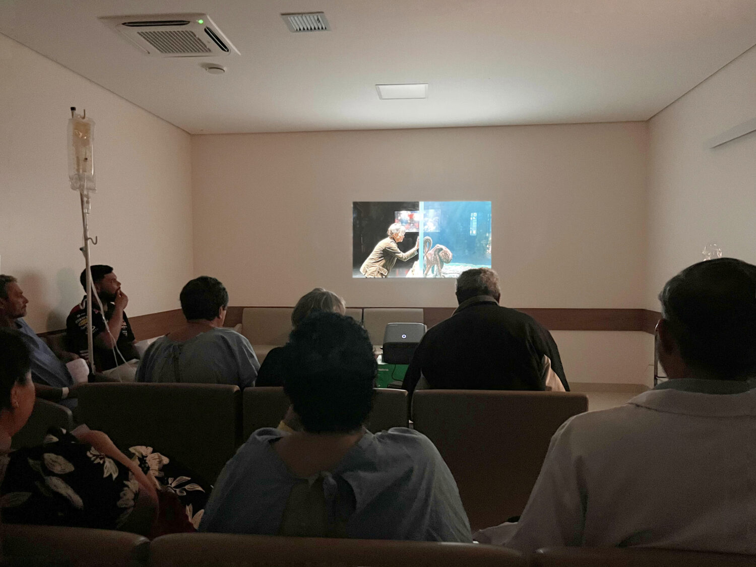 Cassems lança projeto com cinema para acolher pacientes oncológicos em Dourados