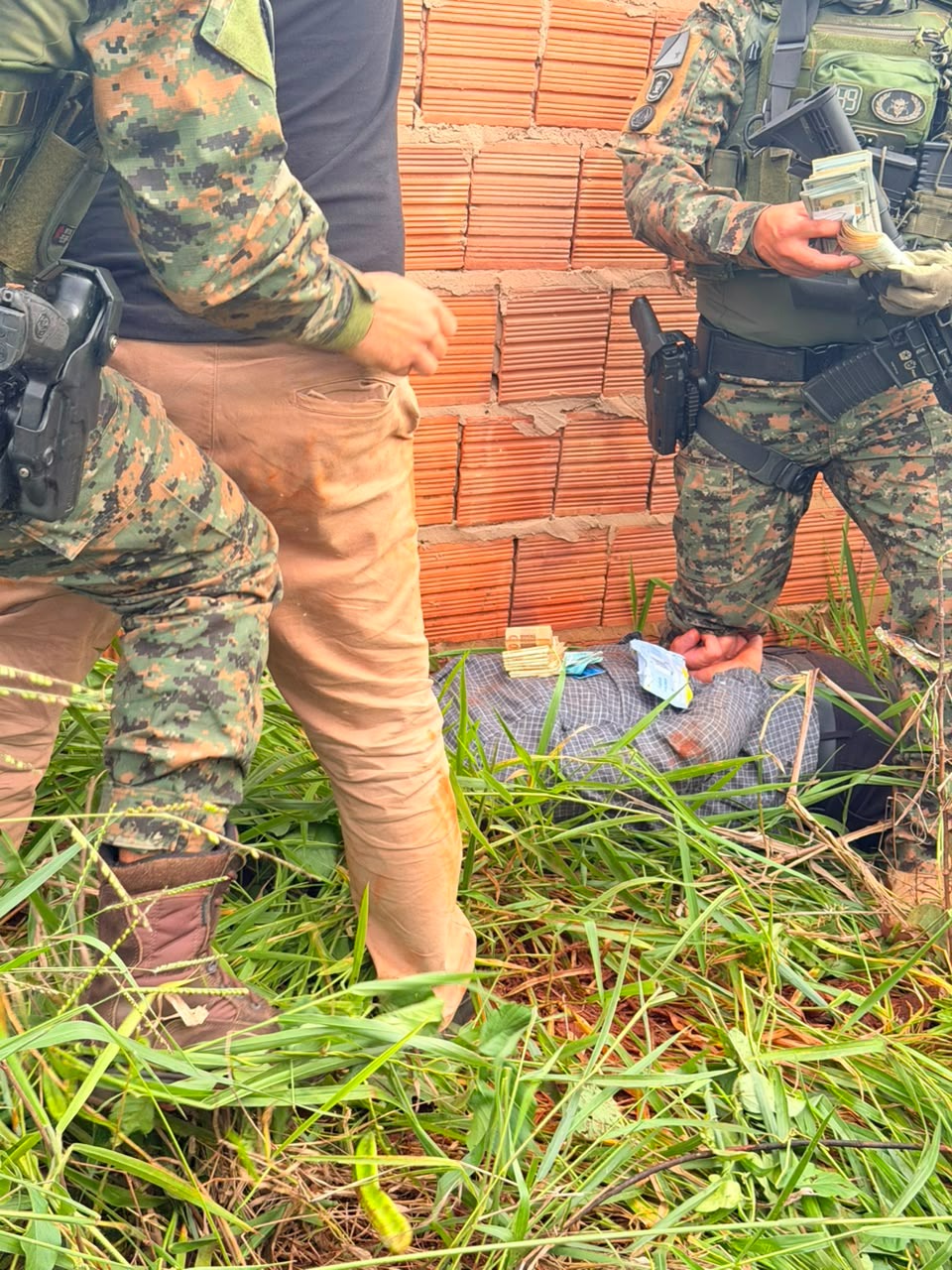 Idosa é alvo do golpe do bilhete premiado e suspeitos são presos em ação policial