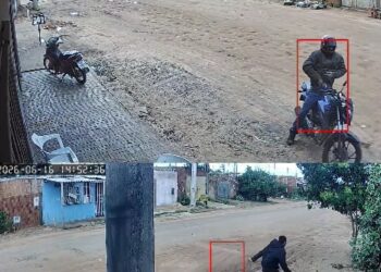 Adolescente é alvo de atiradores em moto e acaba baleado ao tentar fugir Adolescente é alvo de atiradores em moto e acaba baleado ao tentar fugir