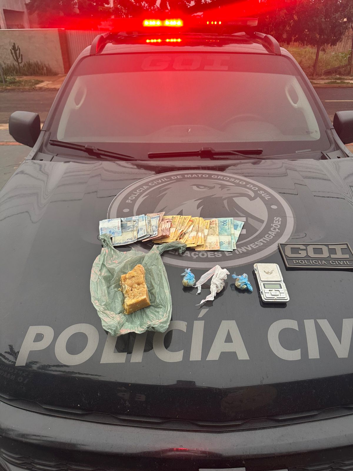 Suspeito é preso com drogas e dinheiro durante ação em bairro da capital