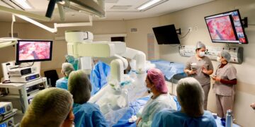 Com 4 cirurgias simultâneas entre 3 países, Hospital Cassems integra projeto inédito de robótica