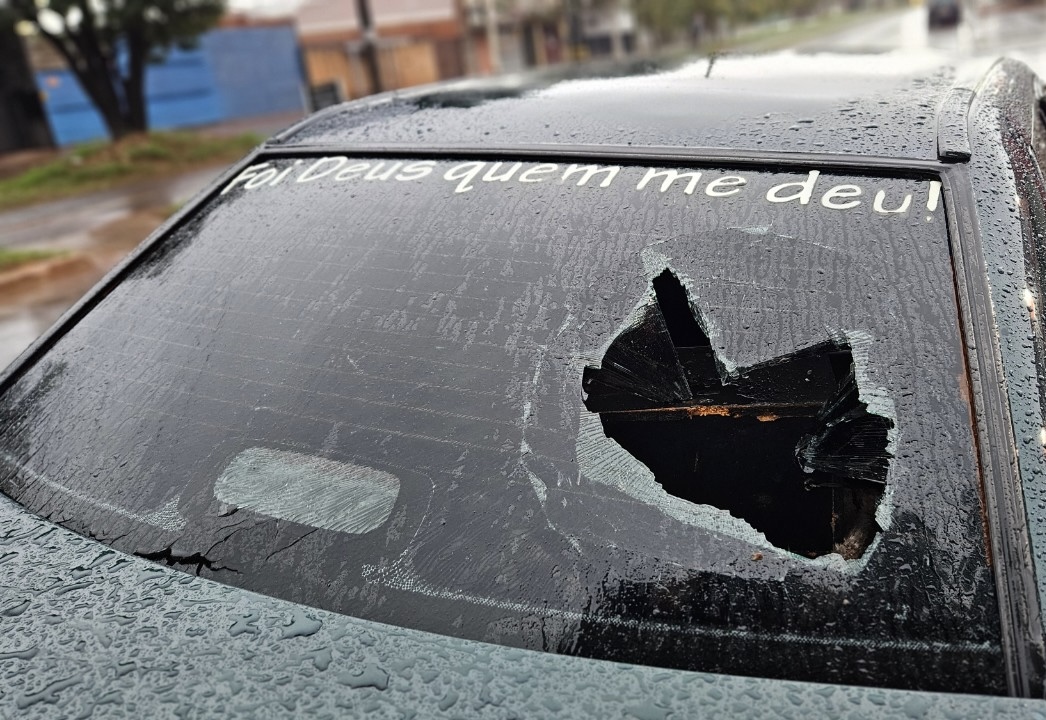 Violência no trânsito: homem é morto com tiro no rosto após bater em carro estacionado